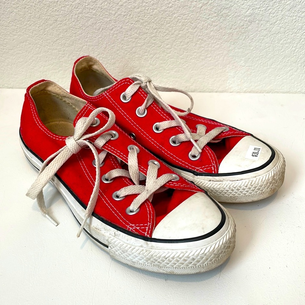 Women’s Converse All-Star red size 4